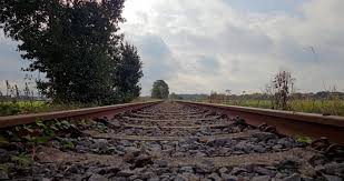 Muere hombre con discapacidad auditiva al ser arrollado por tren en Lara Grajales