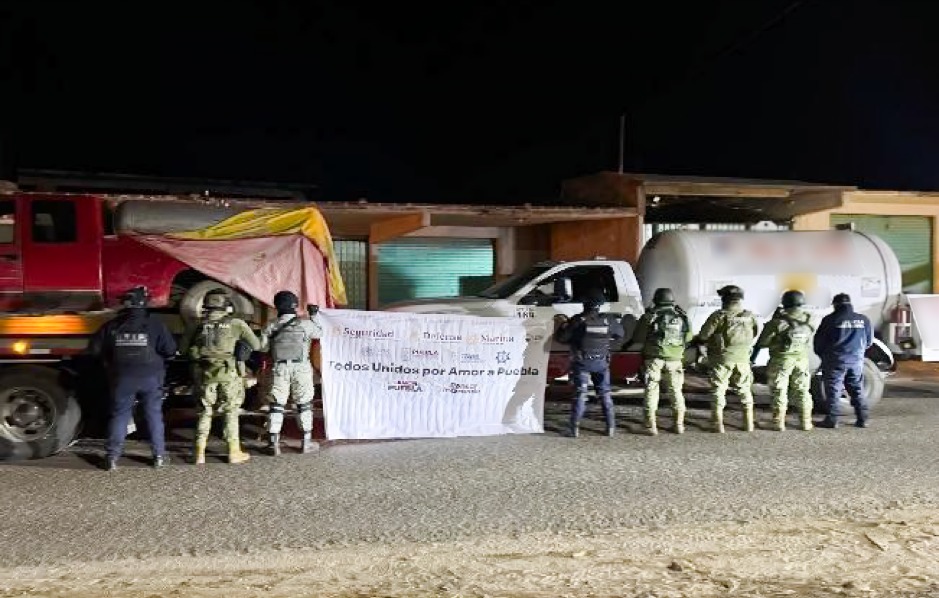 Aseguran 14 pipas tras un cateo en Tlahuapan