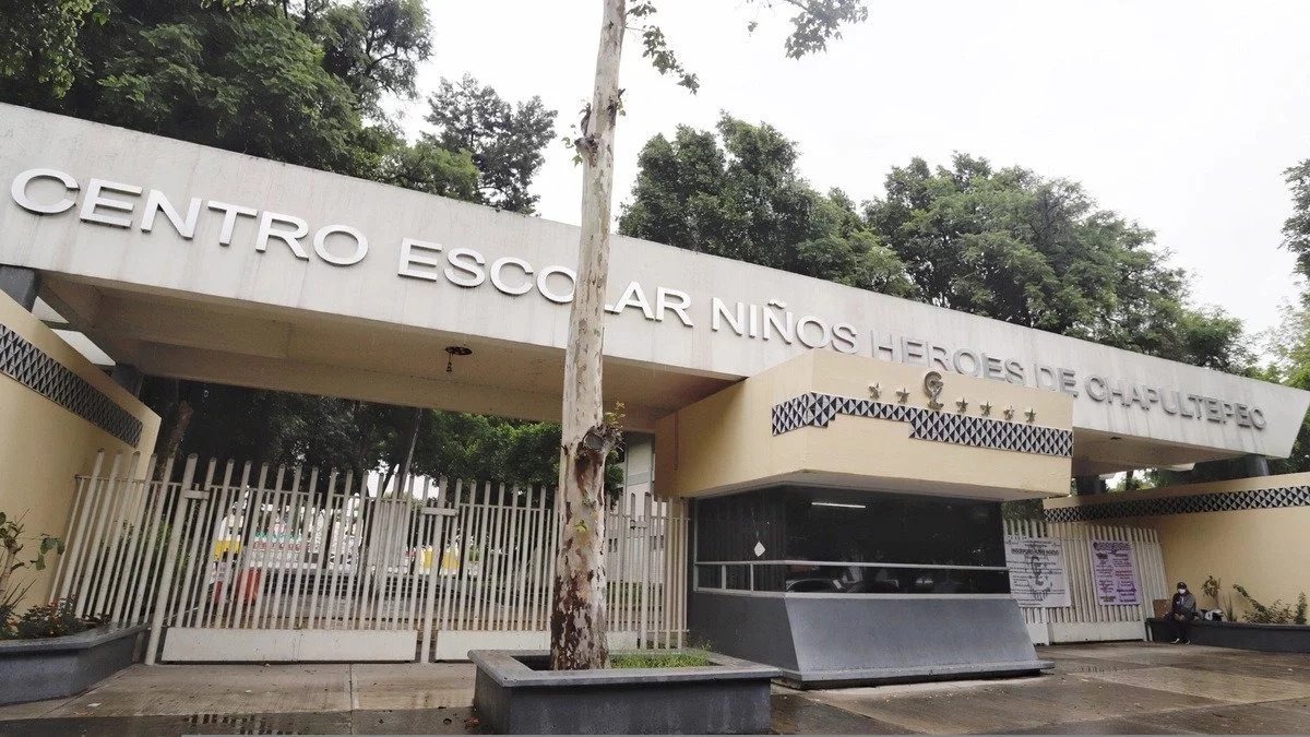 Huehues de Huejotzingo aterrorizan a alumnos del CENHCH