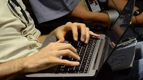 ¡Cuidado! Alertan sobre sitios falsos que ofrecen empleo y trámites migratorios