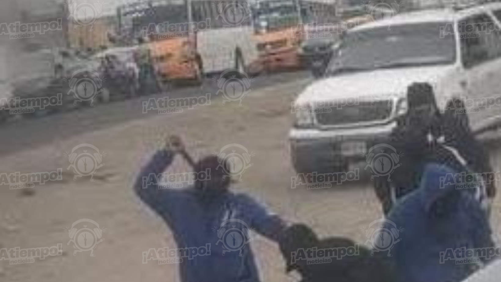 Caos en San Andrés Azumiatla: Pelea entre camioneros deja sin transporte a vecinos