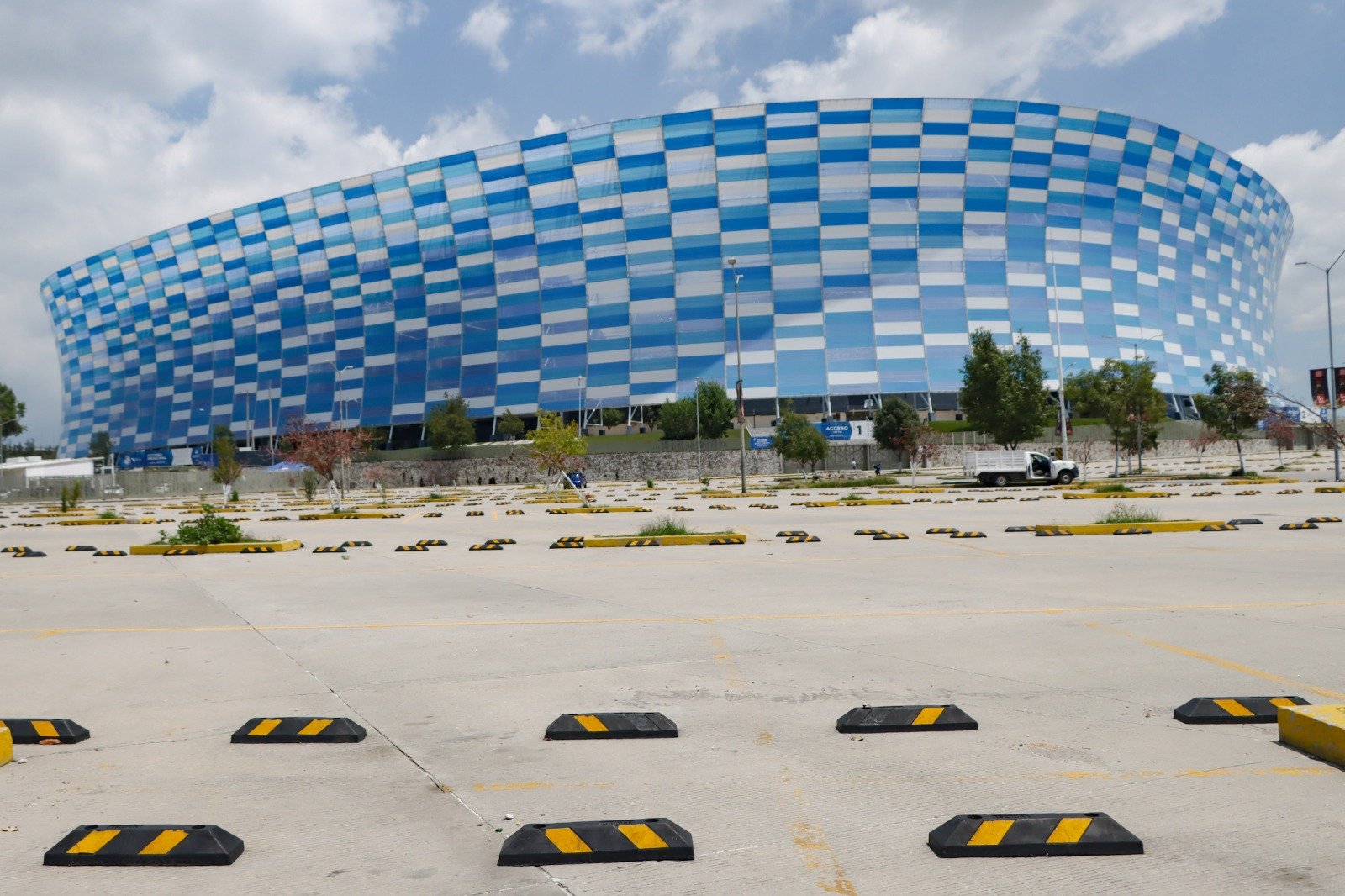 Exige Gobernador a 28 de Octubre respeto y limpieza en estacionamientos de estadios