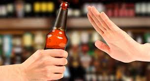 Prohíbe España venta y consumo de alcohol a menores