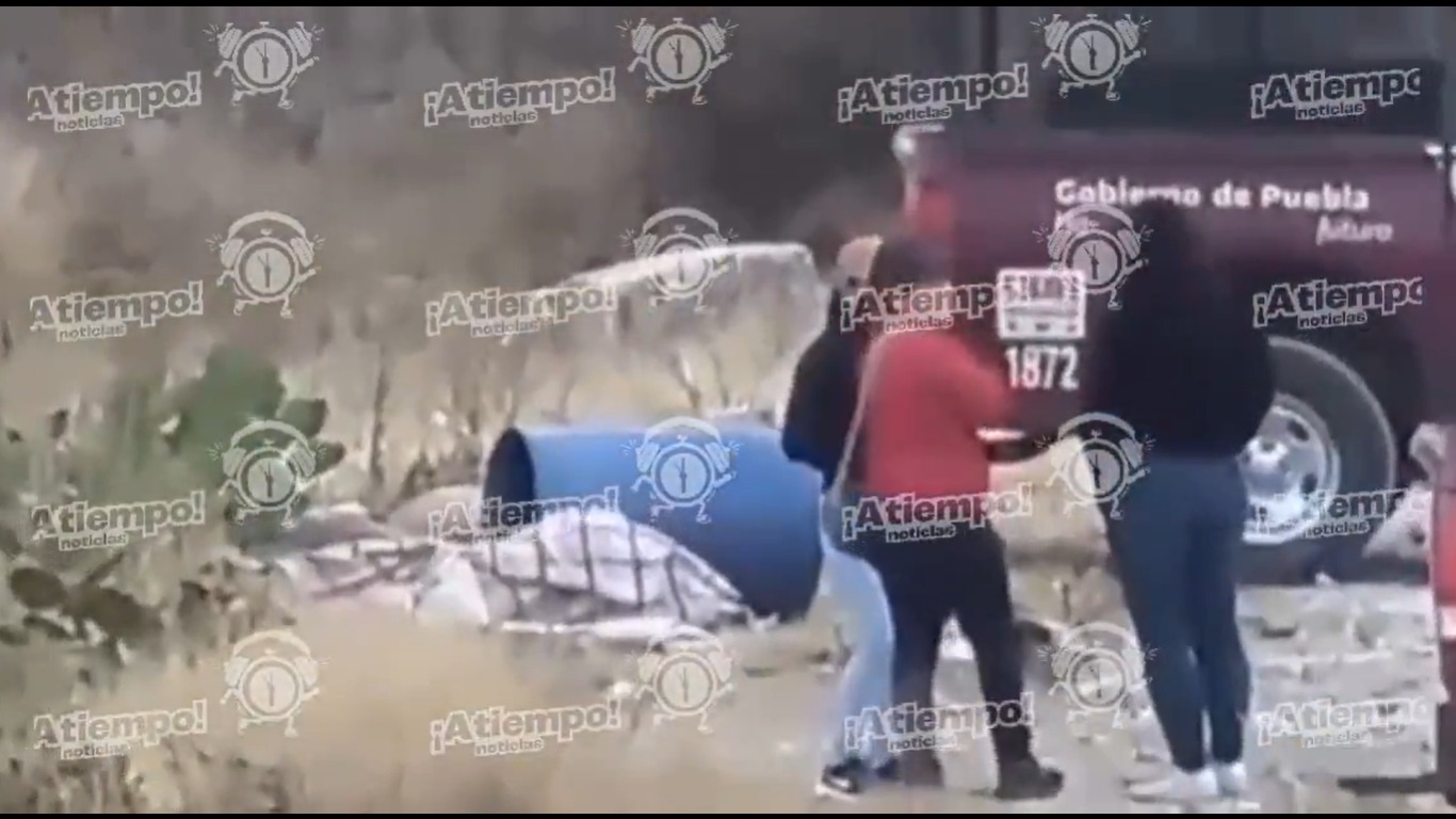 Hallan cadáver encobijado dentro de un tambo en Puebla