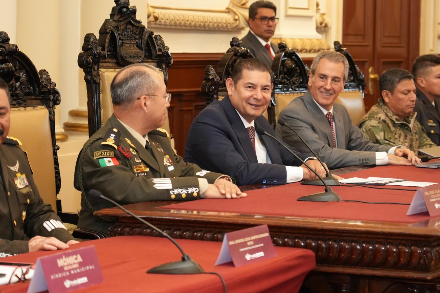 Extraordinario el cabildo y extraordinarias las elecciones