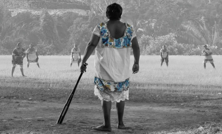 Rompen mujeres de Yaxunah estereotipos con softbol y tradición