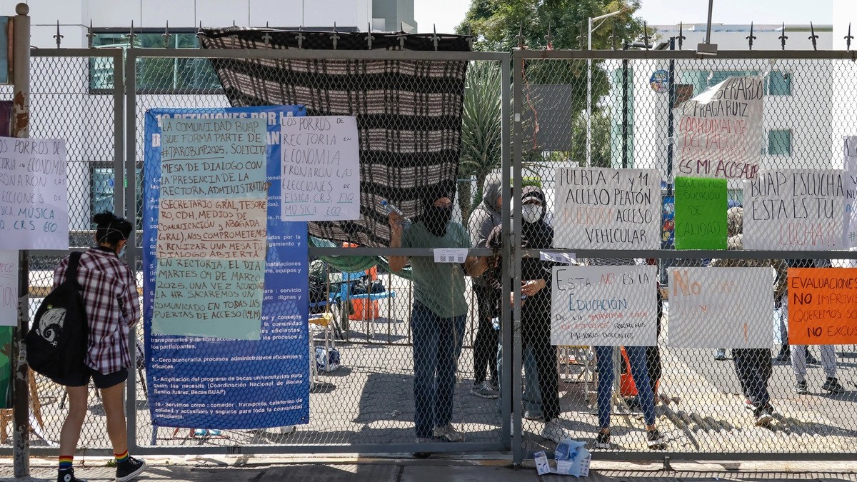 Admisión BUAP 2025 en riesgo por paro en CU