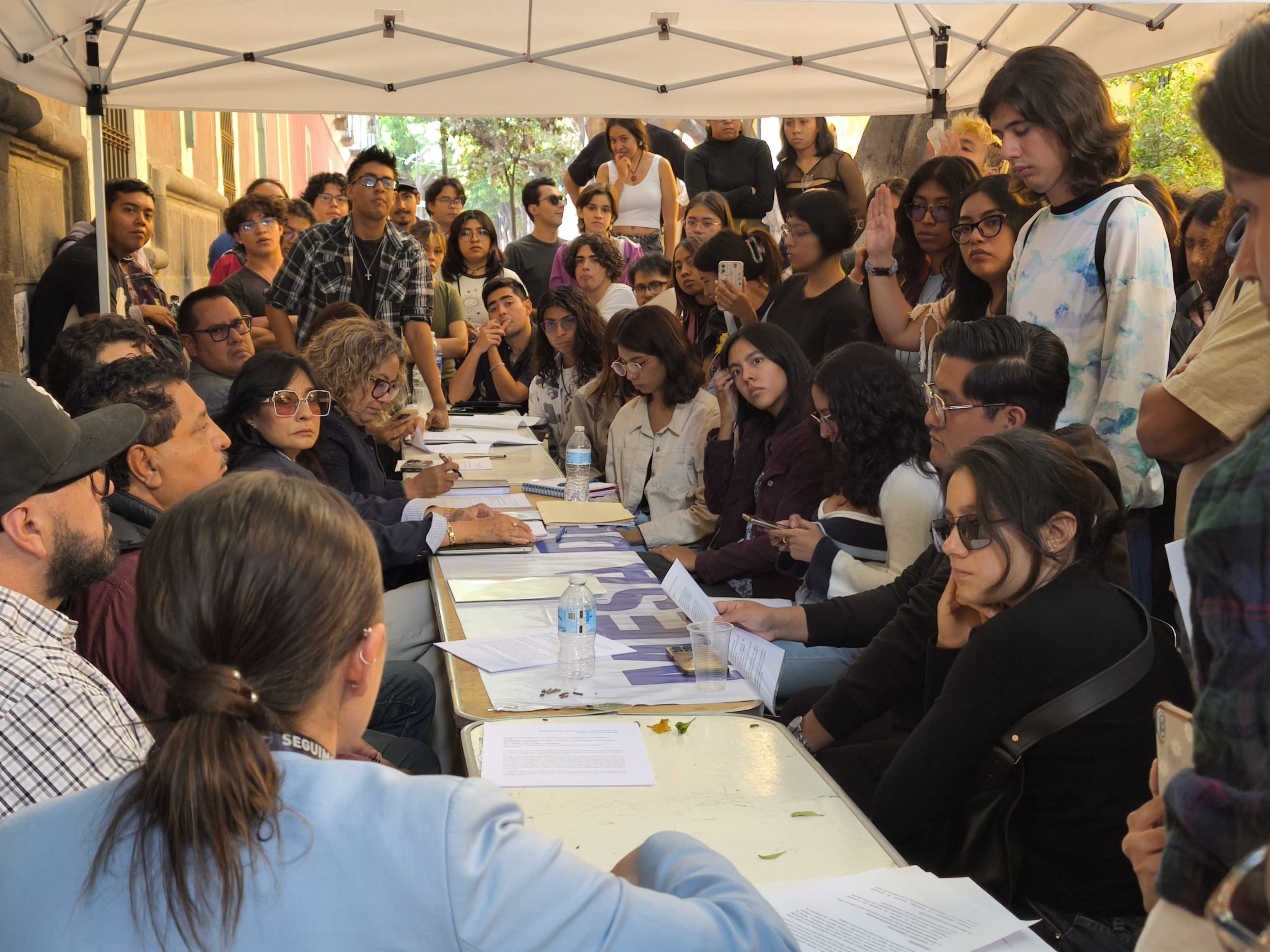 BUAP y estudiantes acuerdan 11 mesas de diálogo para resolver paro
