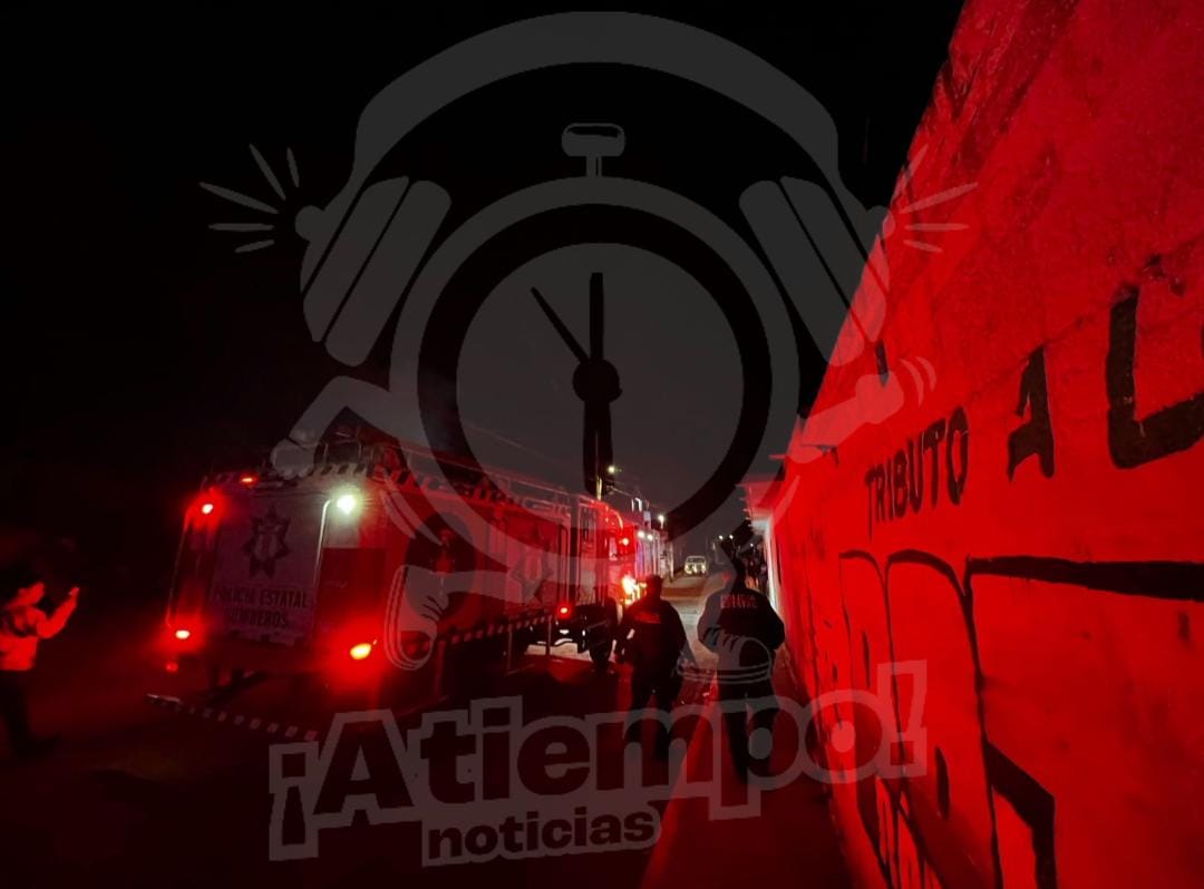 Alerta en Coronango por incendios en recicladora y camión