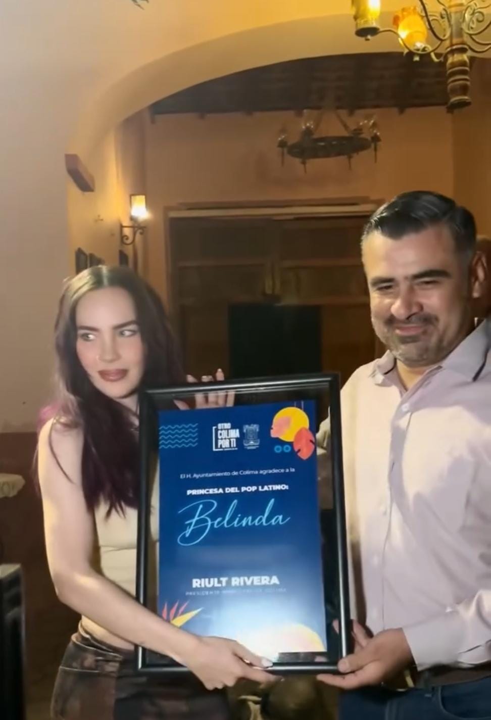 Agradece Riult Rivera a Belinda la promoción de Colima capital a través de su música