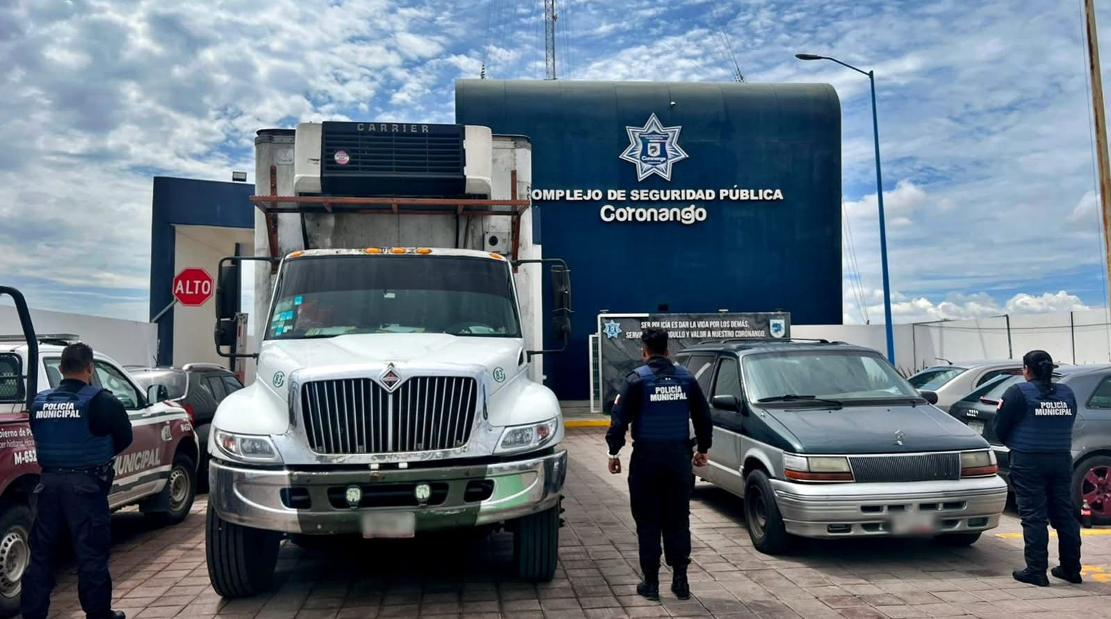 Detienen a dos por robo de vehículo y privación de la libertad