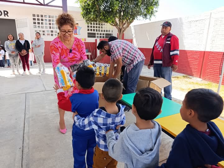 SMDIF de Cuautlancingo Festeja el dia del niño.