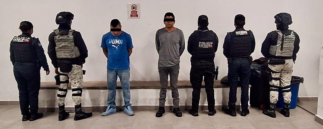 Detienen a dos hombres por robo a tienda departamental en Puebla