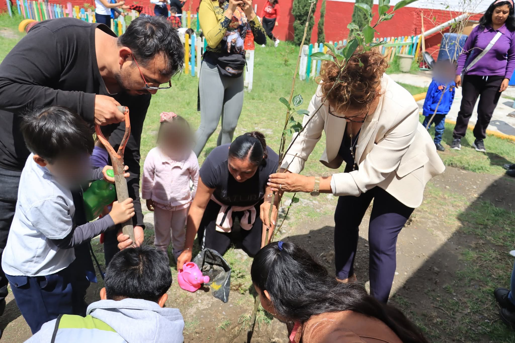 Conmemoran Día del Medio Ambiente con reforestación en CAIC de Cuautlancingo