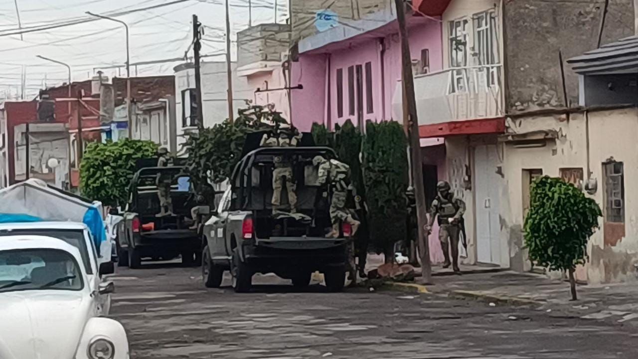 Localizan cuerpo con mensaje en la 76 Poniente, zona del mercado Hidalgo