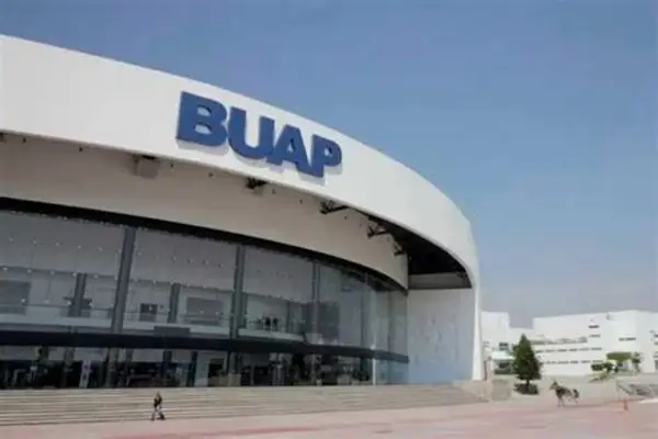 BUAP incrementa becas alimenticias y reconoce el mérito deportivo