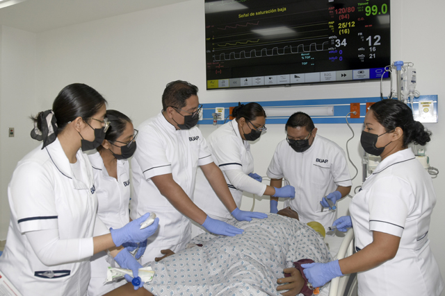 BUAP inaugura centro de simulación para área de la salud.