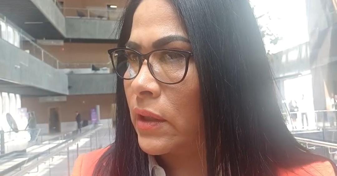 MC exige salida de secretario del Congreso y celebra corrección de ley. legislativas.