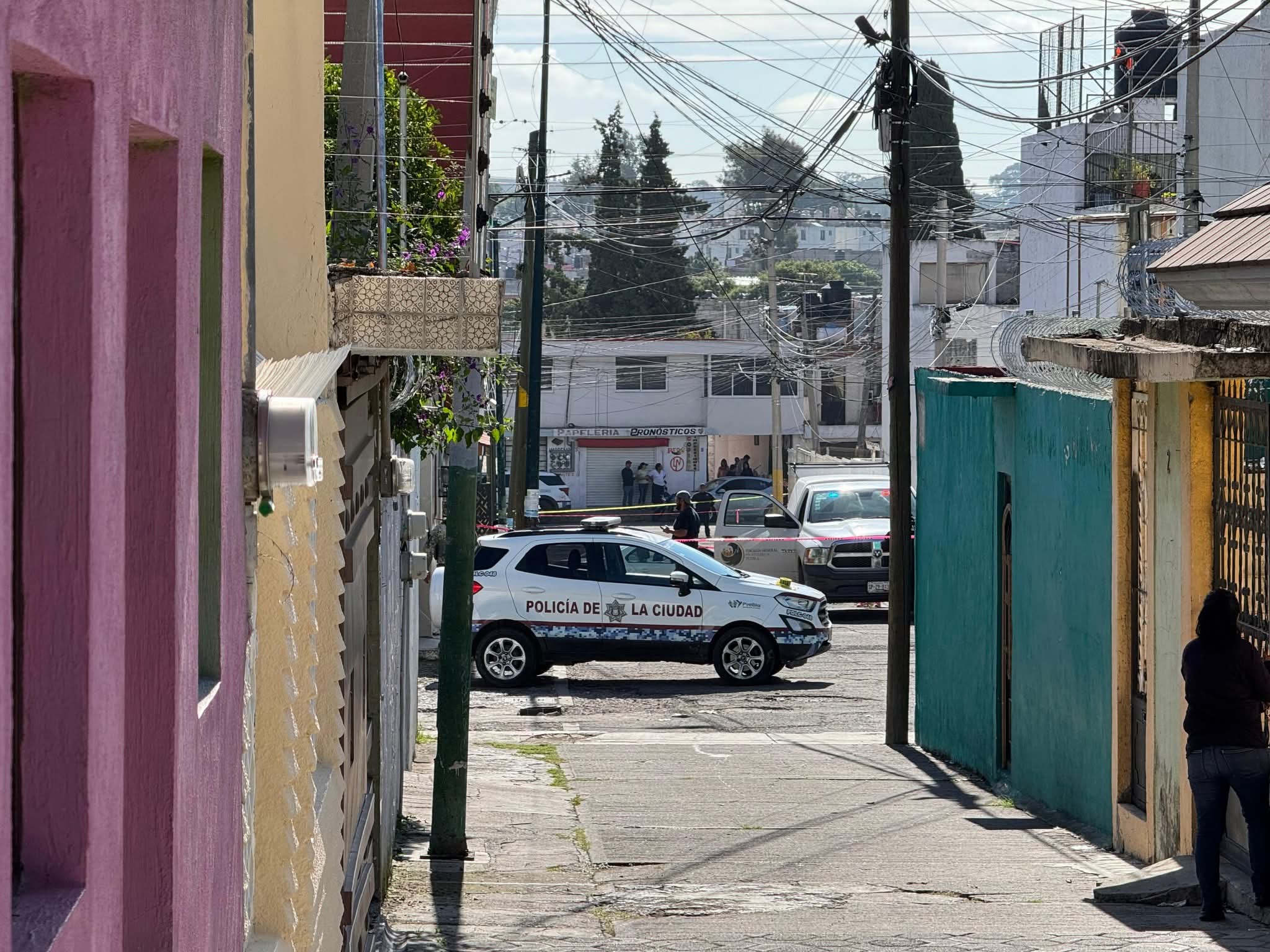 Investigan doble homicidio en Infonavit la Rosa, Puebla.