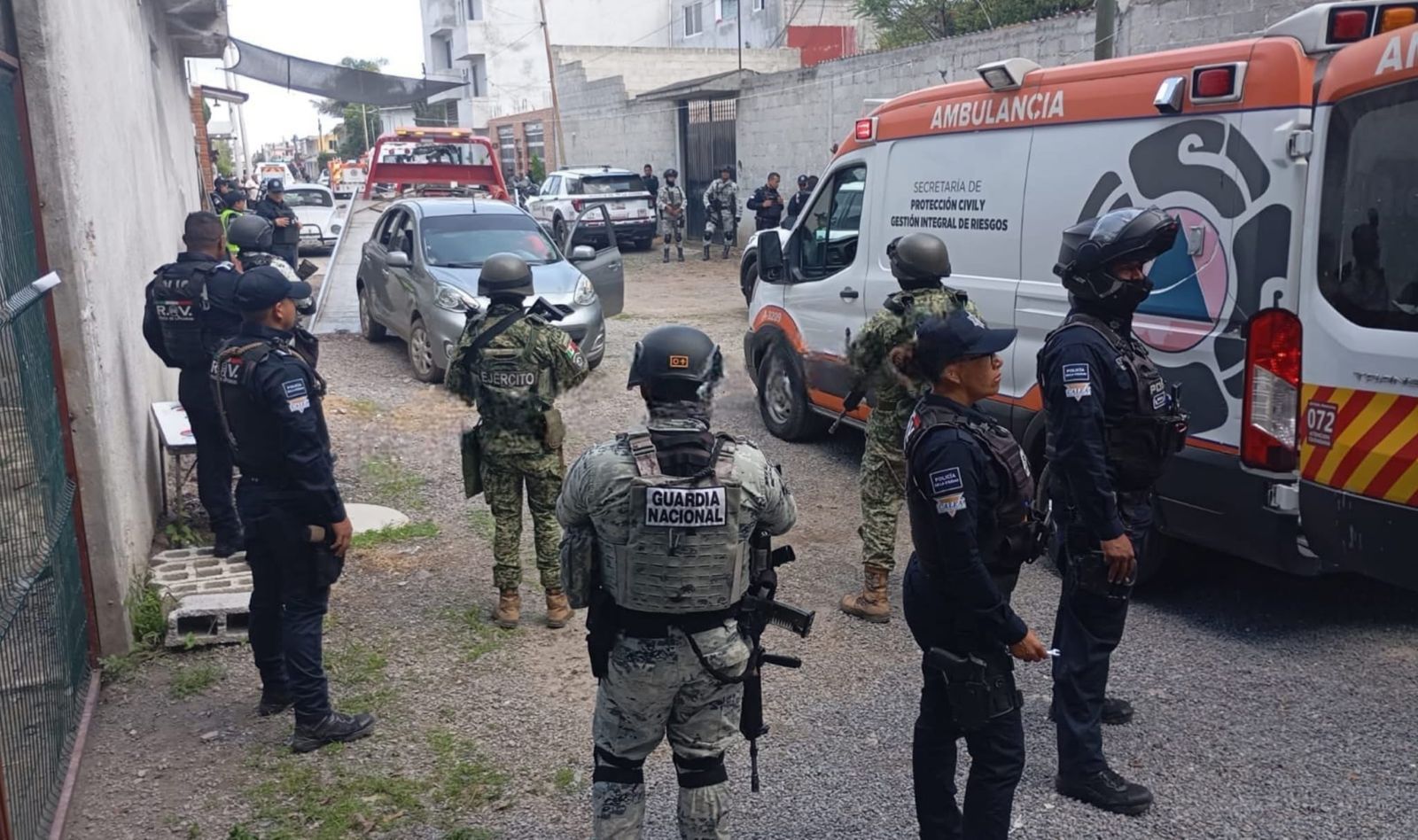 Muere presunto delincuente al intentar escapar de la Policía en Bosques de San Sebastián.
