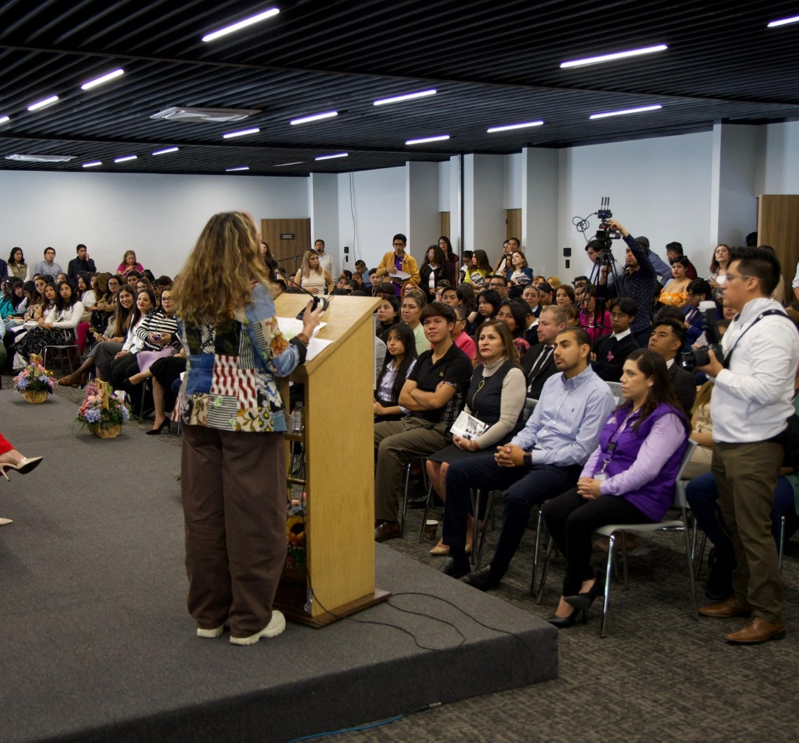 Foro en Congreso aborda programa contra violencia hacia mujeres.