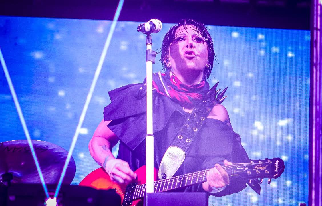 Alejandra Guzmán pospone conciertos por cirugía