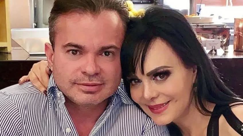 Revelan presunta conversación de Marco Chacón con mujer ajena a su matrimonio.