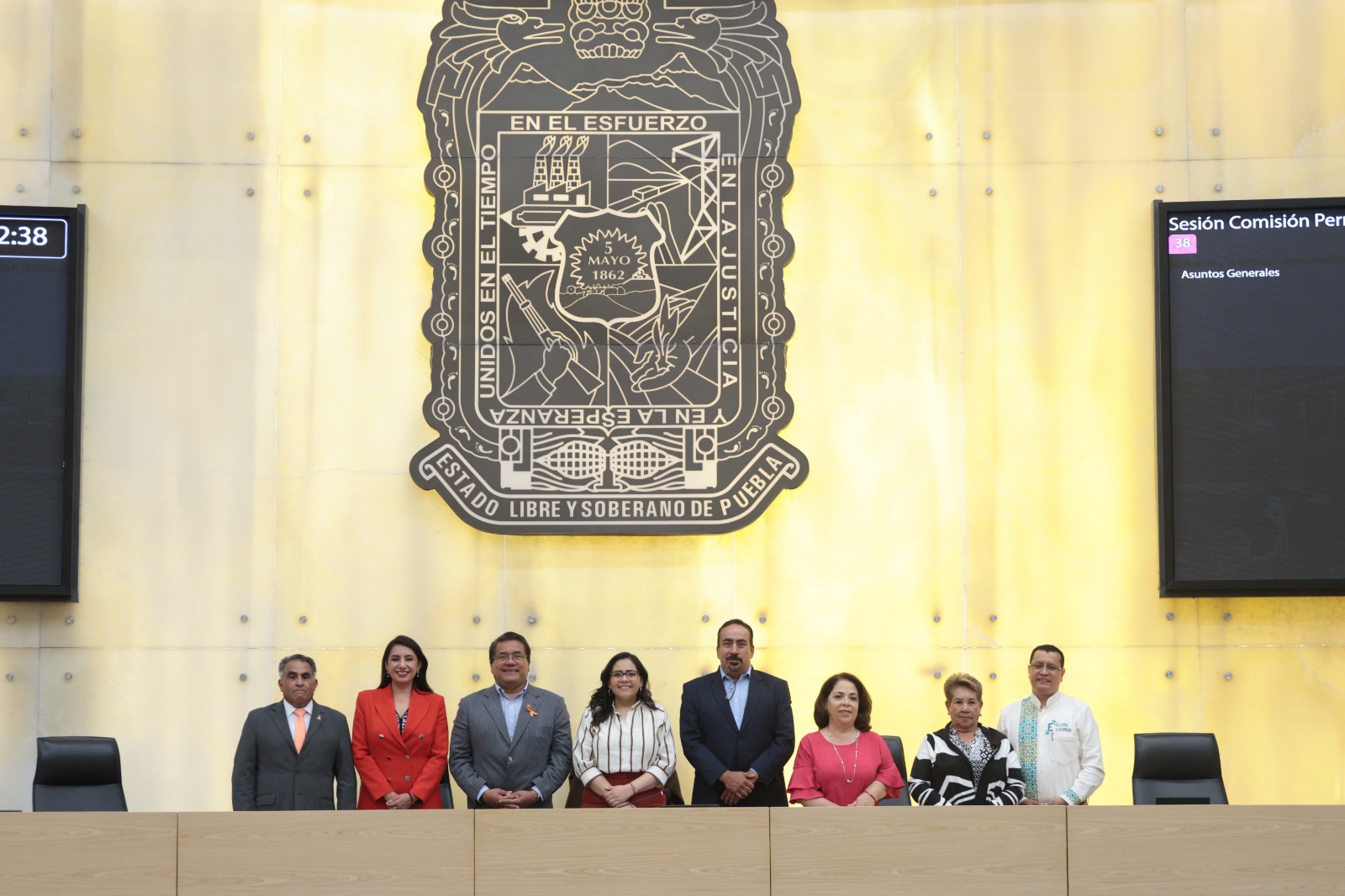 Congreso de Puebla propone incluir salud mental materna en ley estatal