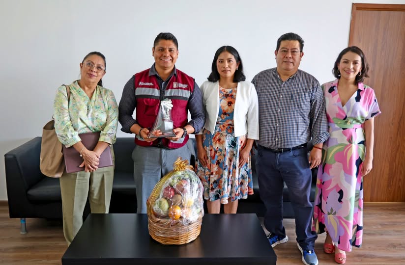 Alcalde de Cuautlancingo recibe reconocimiento del Instituto Jaime Torres Bodet