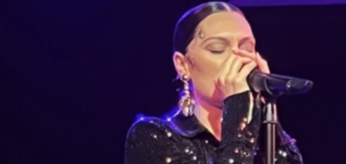 Jessie J pospone gira mundial por nueva cirugía tras cáncer de mama