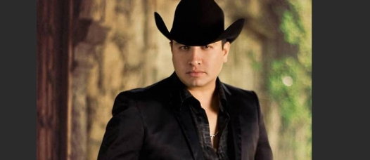 Julión Álvarez encabezará concierto del 15 de septiembre en Puebla