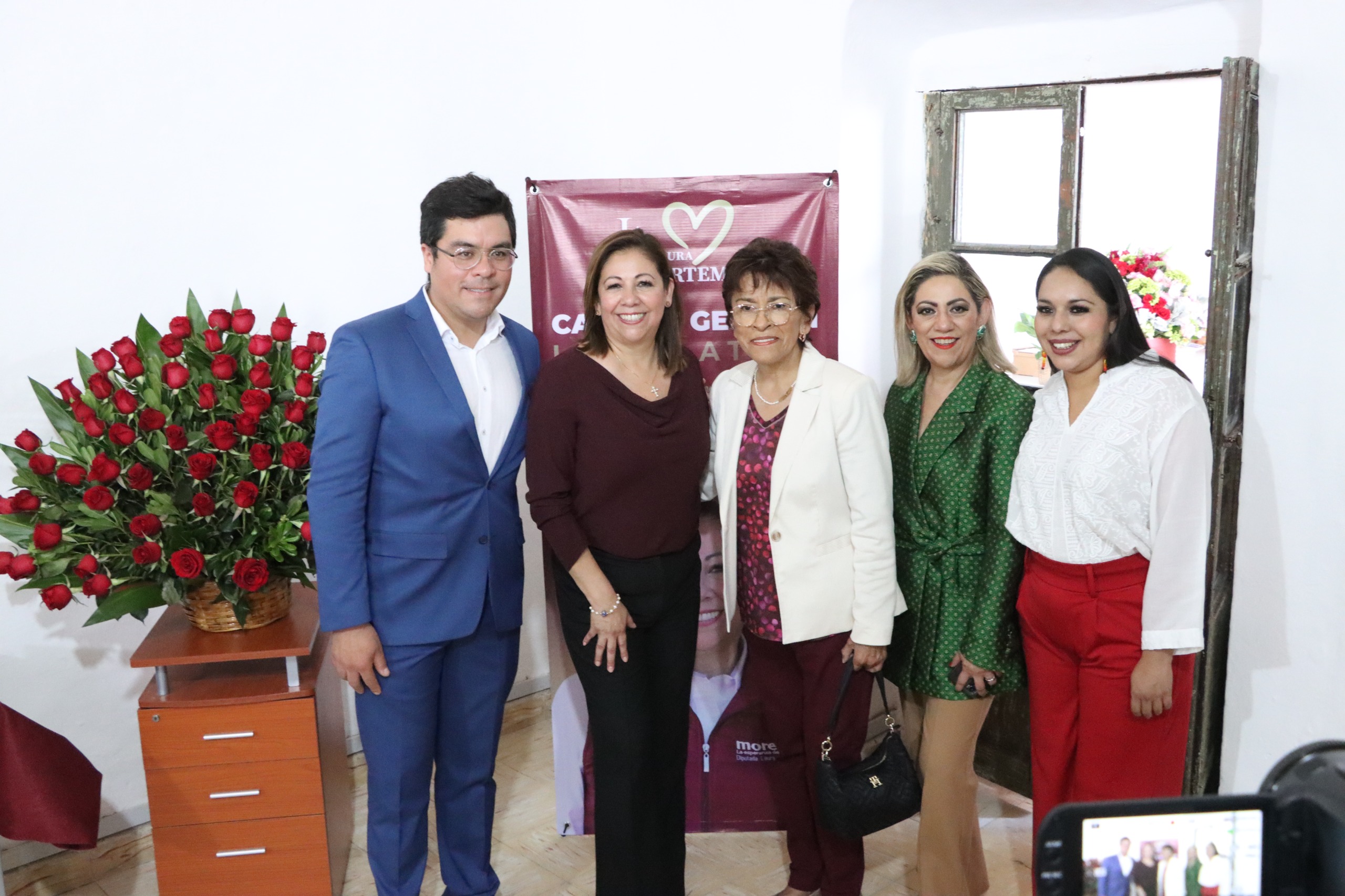 Laura Artemisa inaugura Casa de Gestión y enseña su músculo político