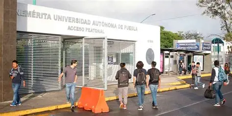 Regresan a clases estudiantes de la BUAP; nuevo ingreso se incorpora el 11 de agosto