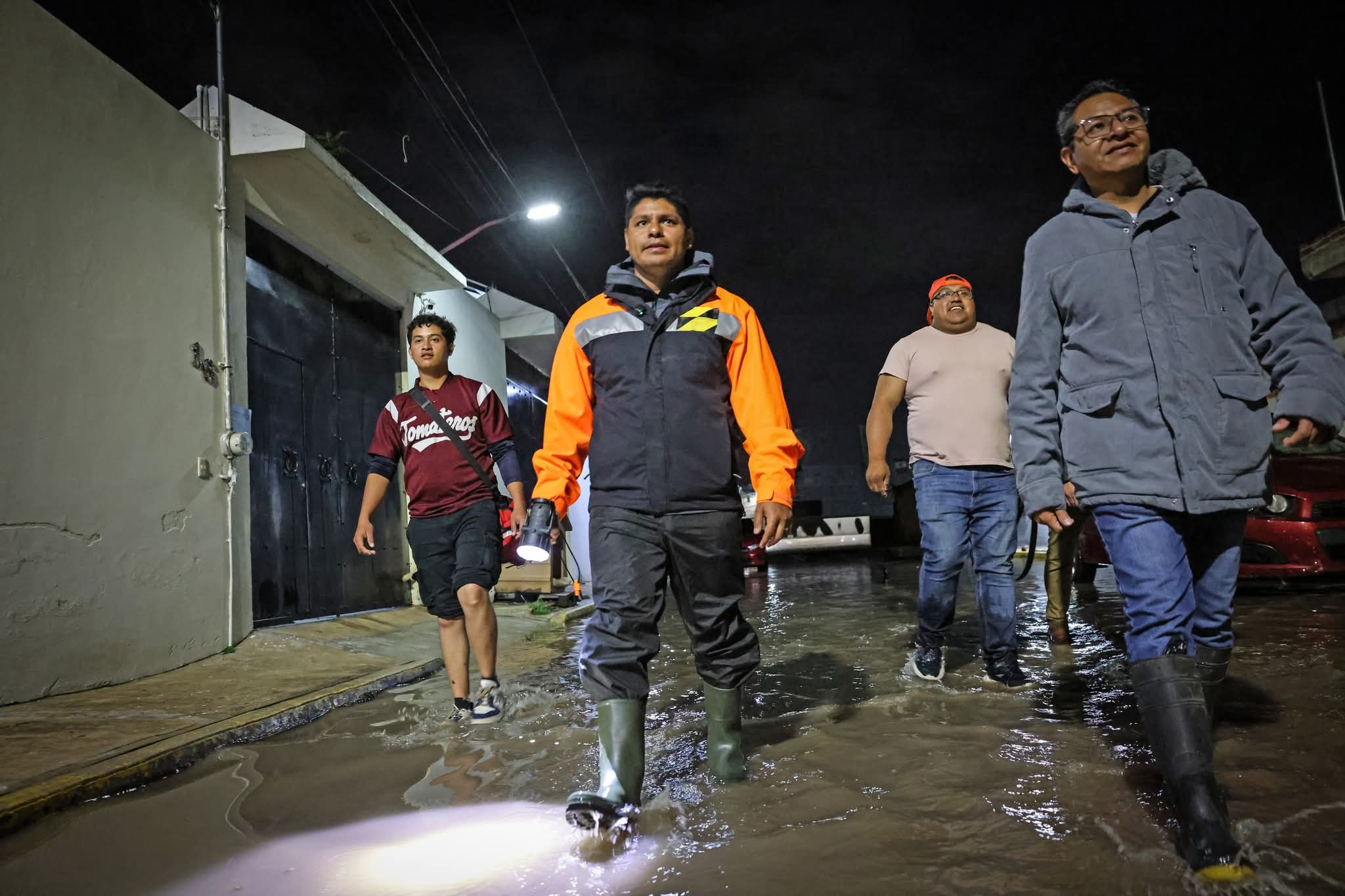 Tormenta histórica golpea Cuautlancingo; alcalde supervisa daños personalmente