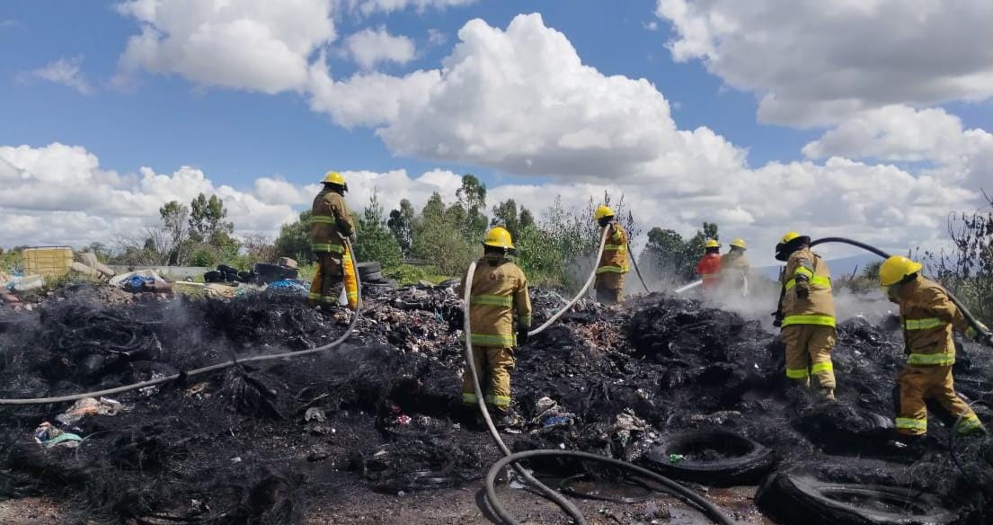 Controlan incendio en San Juan Tlautla