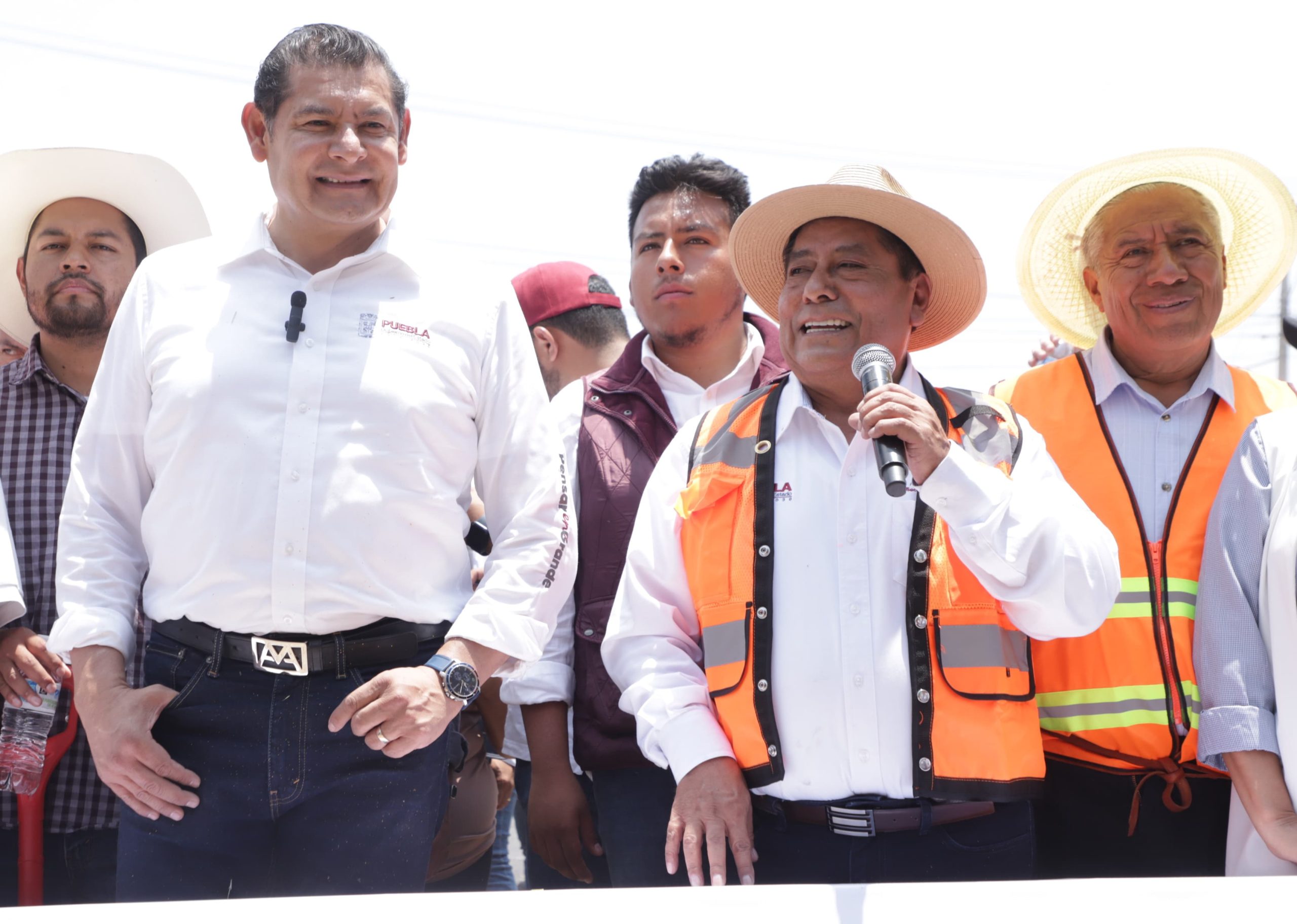 Gobierno de Puebla anuncia más de 4 mil calles pavimentadas en la capital al cierre de 2025