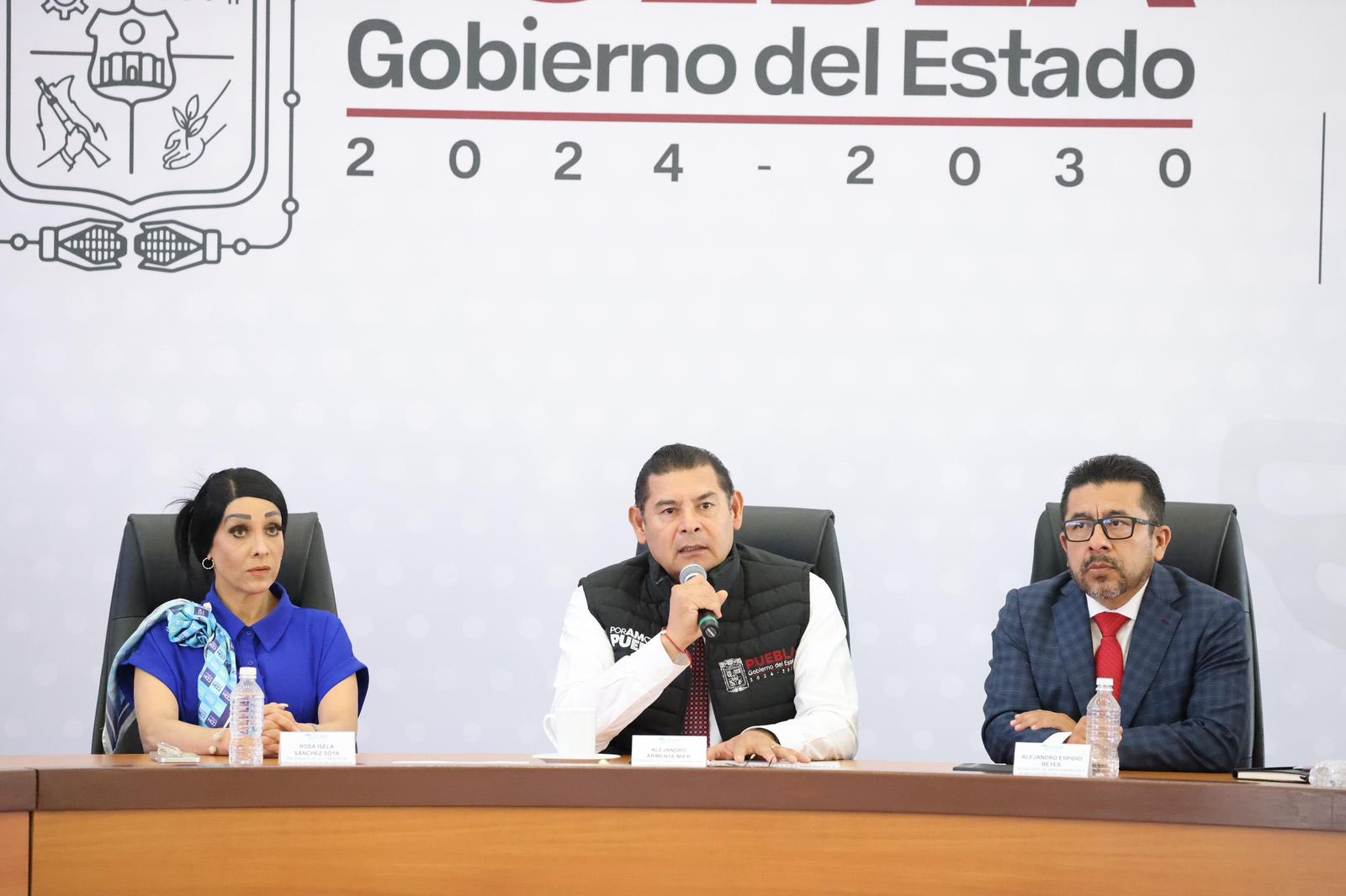 Capacitan a gabinete estatal en derechos humanos