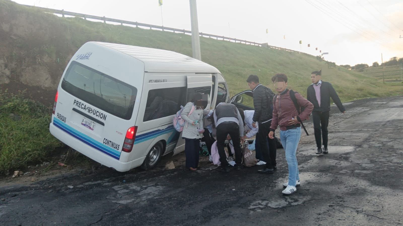 Localizan a estudiantes asaltados en carretera Apizaco-Huamantla