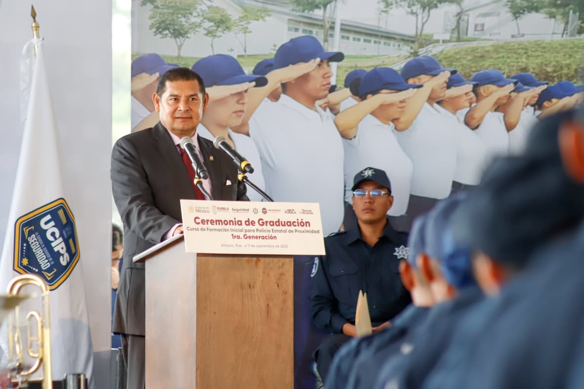 UCIPS gradúa primera generación de policías en Puebla