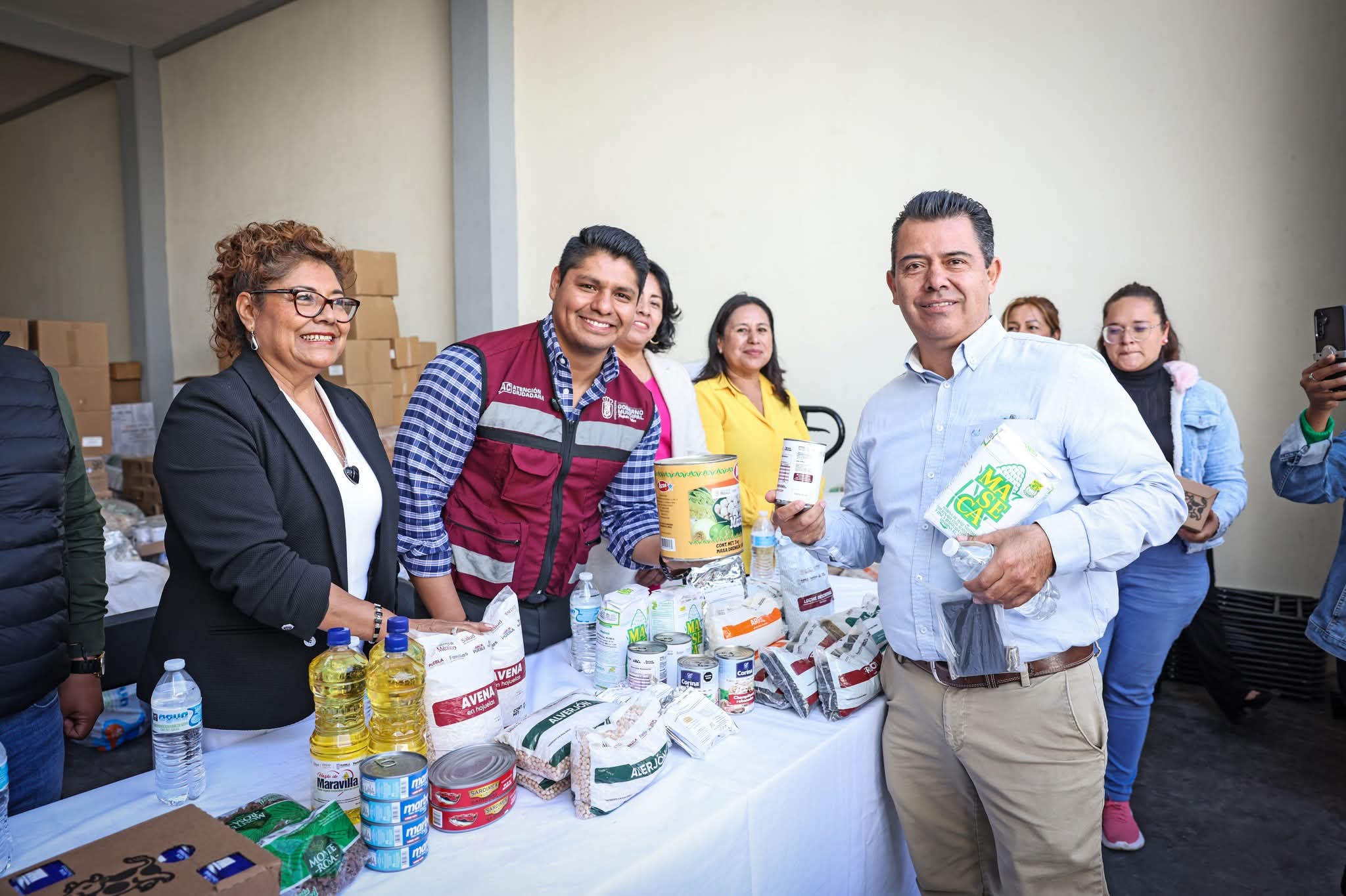 Entregan insumos alimentarios a escuelas de Cuautlancingo