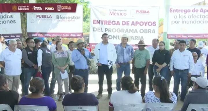 Entregan apoyos a productores de Francisco Z. Mena