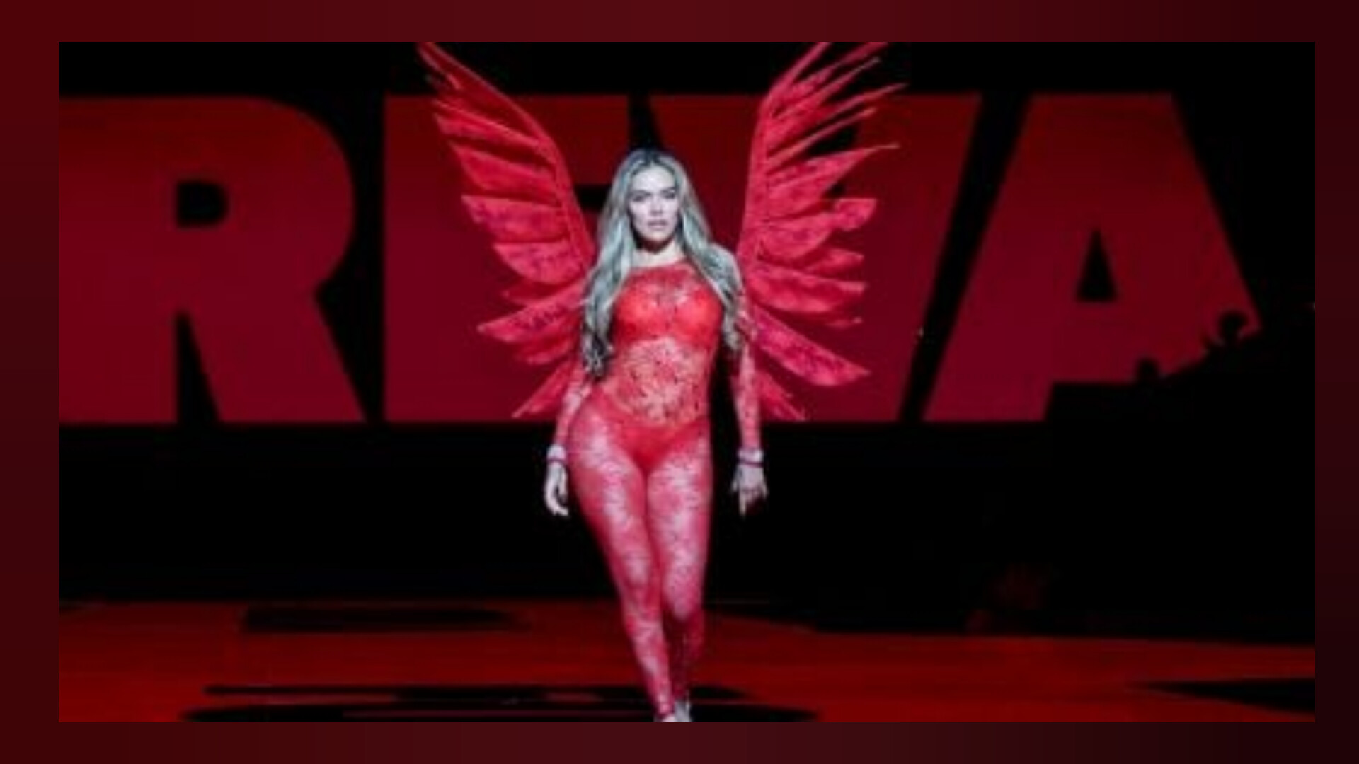 Karol G desfila en el Victoria’s Secret Fashion Show 2025