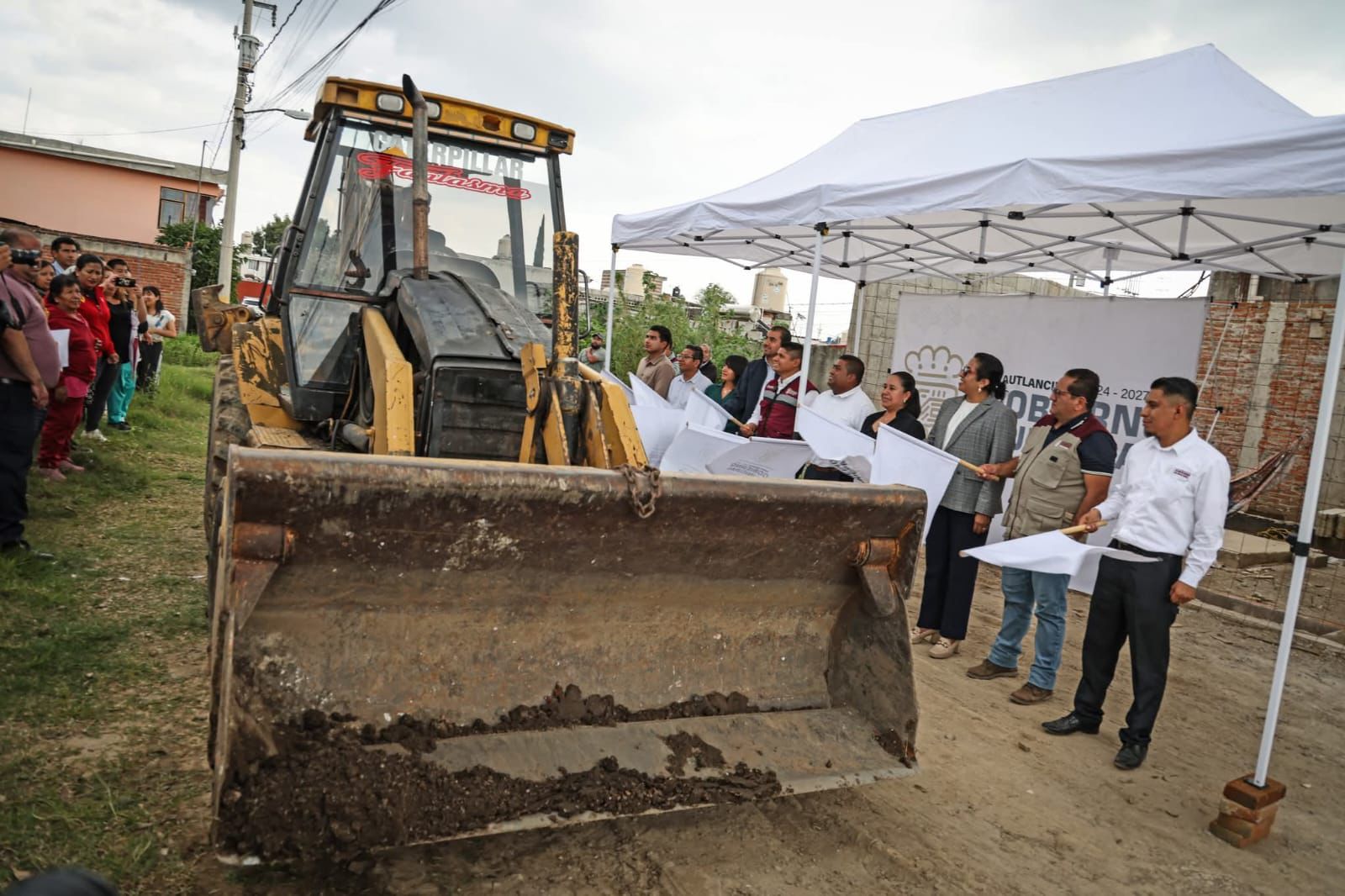 Inicia pavimentación en Sanctorum, Cuautlancingo