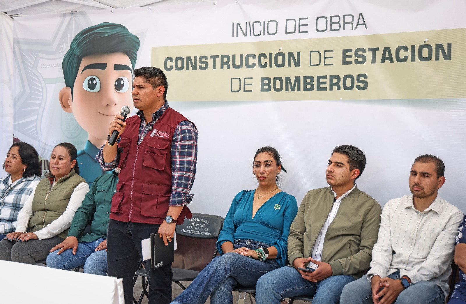 Omar Muñoz inicia obra de construcción de estación de bomberos