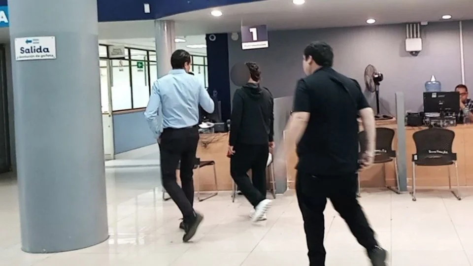 Luis R. Conriquez declara ante la fiscalía de Jalisco por presunta apología del delito