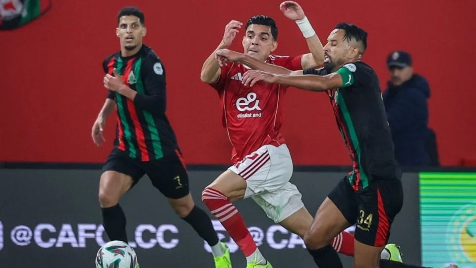 Cuchillo lanzado genera conflicto en Champions africana