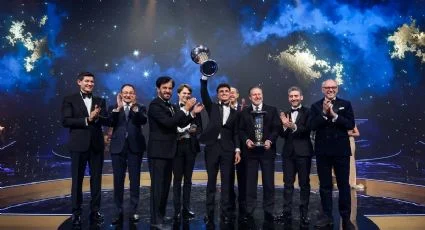 Norris recibe trofeo de campeón de F1