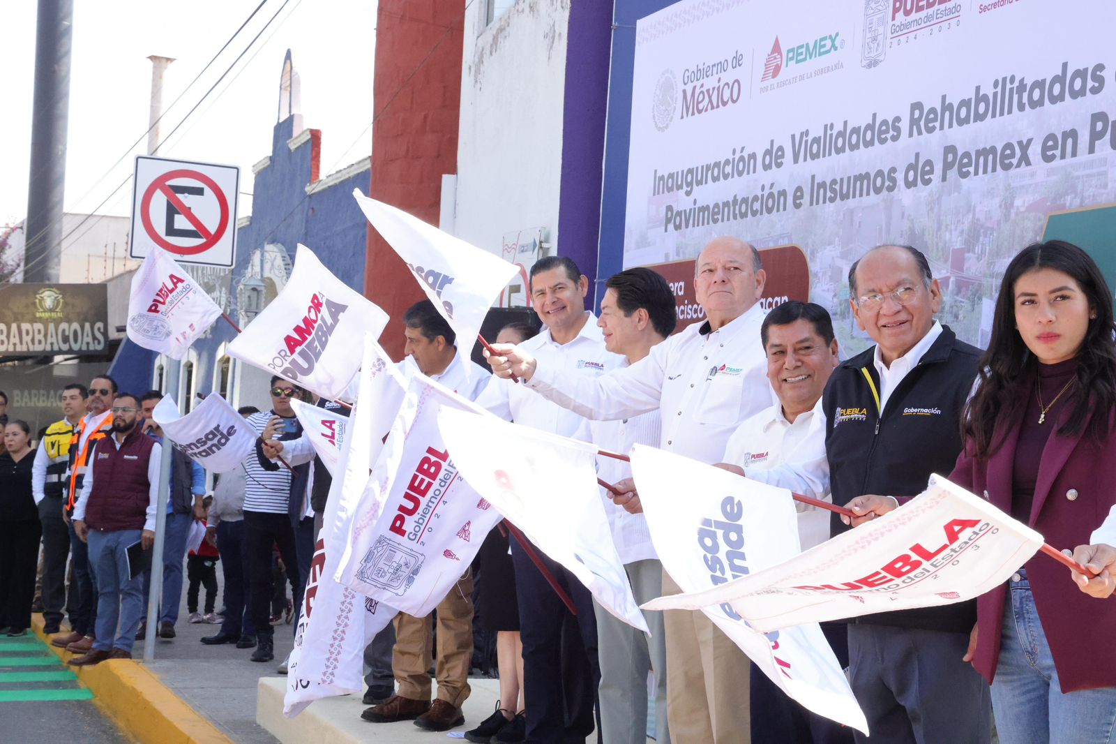 Puebla superará meta de pavimentación con apoyo de PEMEX