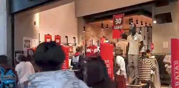 Sancionan a 190 comercios en Puebla por incumplir normatividad municipal