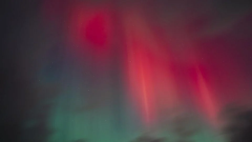 EU emite alerta por tormenta solar que afectará GPS y generará auroras